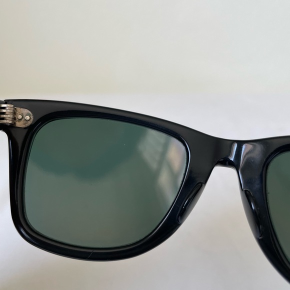Vintage B&L Ray-Ban Wayfarer ll sunglasses - Picture 10 of 17